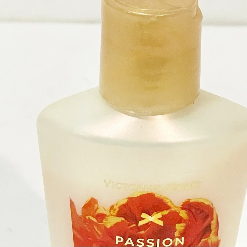 Victoria's Secret Passion‎ Struck Body Lotion 2oz Skincare